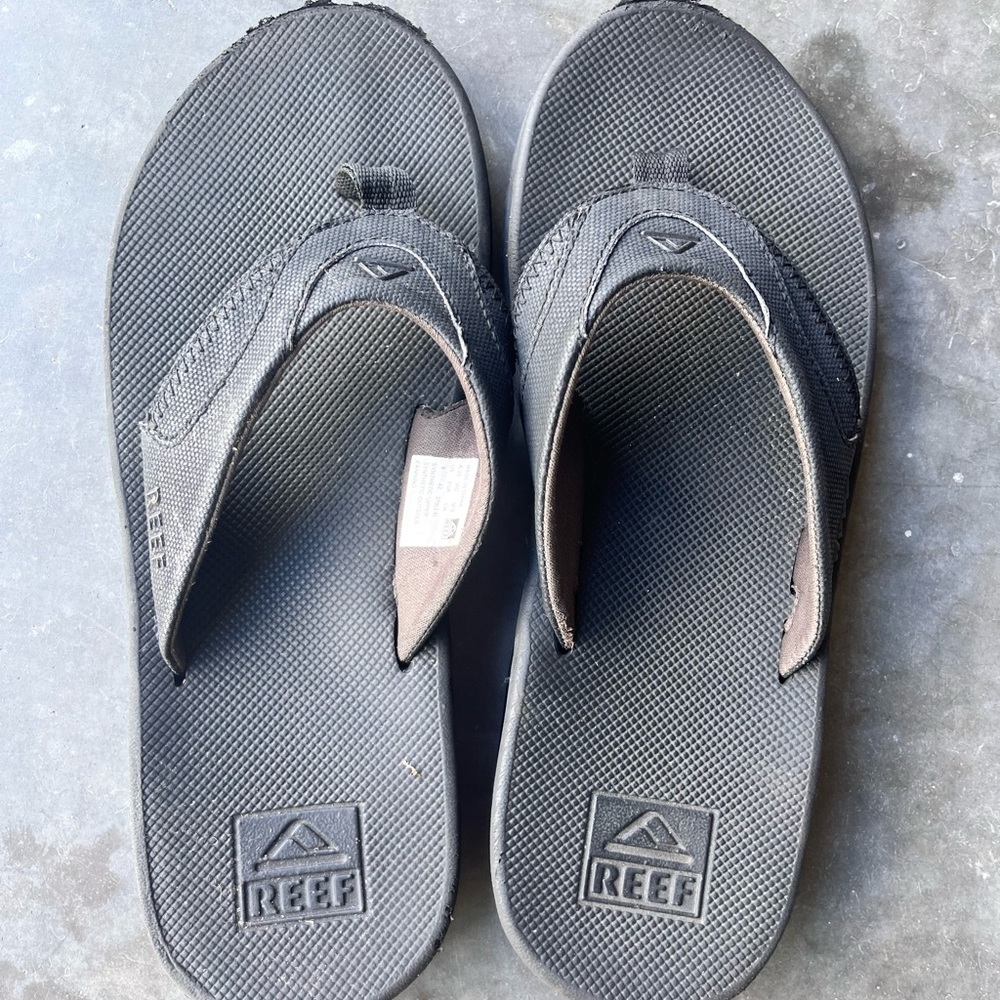 Reef fanning men’s black flip flop size 9